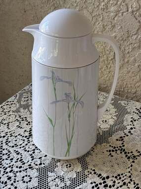 Vintage Corning Thermique 1QT Thermal Carafe Floral Iris Pattern